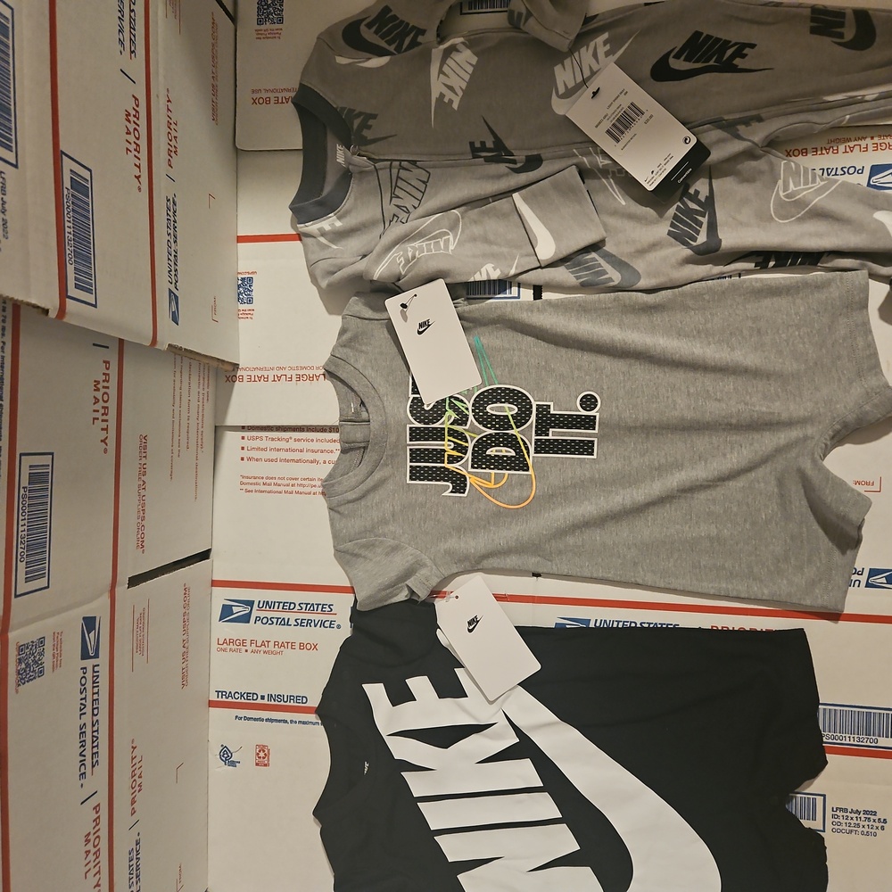 Nike onesie bundle 6-9 mo
